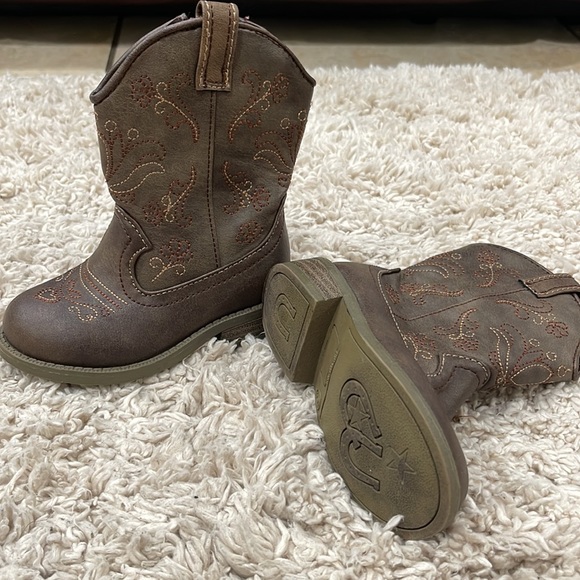 Toddler Boot Bundle Size 6 - Picture 4 of 4